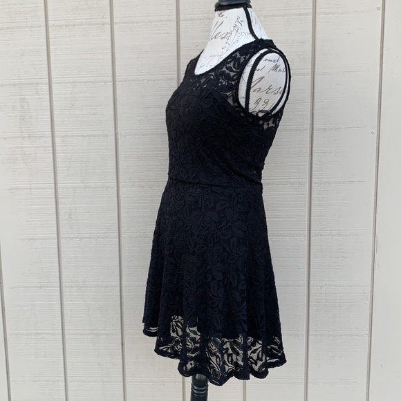 MATERIAL GIRL Lace Overlay Fit & Flare Dress - Picture 3 of 11